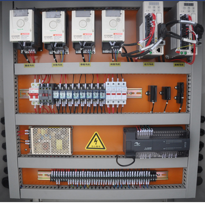 Durable Sleeve Labeling Machine for Bottle Labeling with Innovative Design