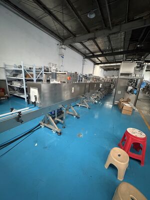 Automatic Shrink Sleeve Label Applicator PVC Label Shrink Sleeve Labeling Machine with Steam Shrink Tunnel for Bottles